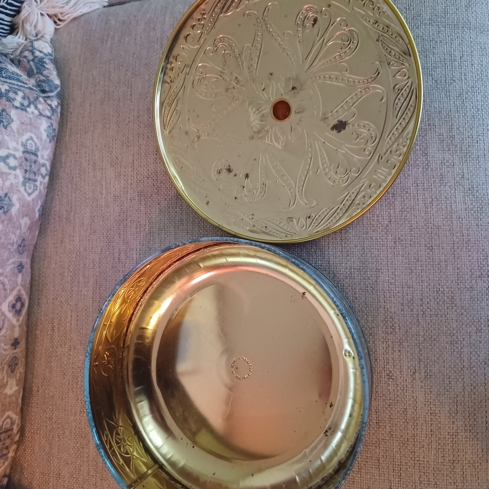 Elegant Gold and Blue Decorative Tin Can - Picture 6 of 7